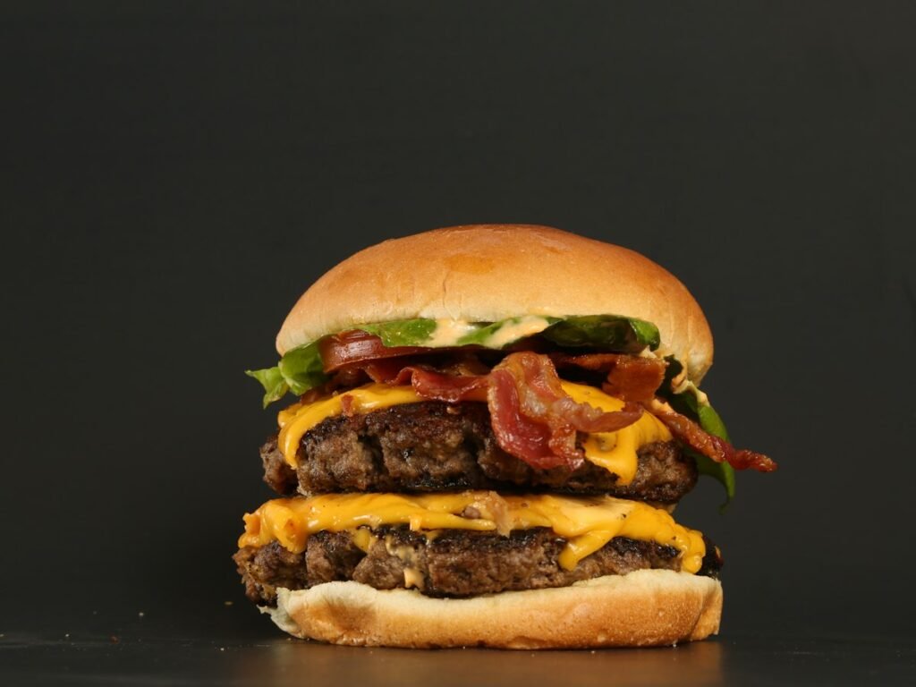 Hamburguesa doble con cheddar y bacon